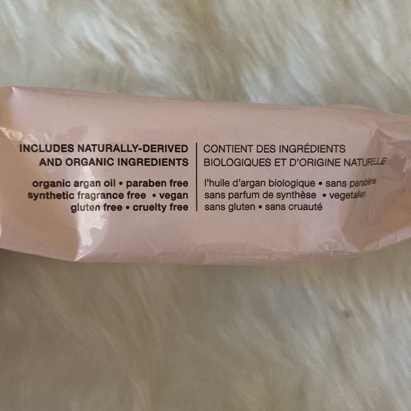 🆕 Josie Maran bear naked wipes 30 wipes - Picture 2 of 3